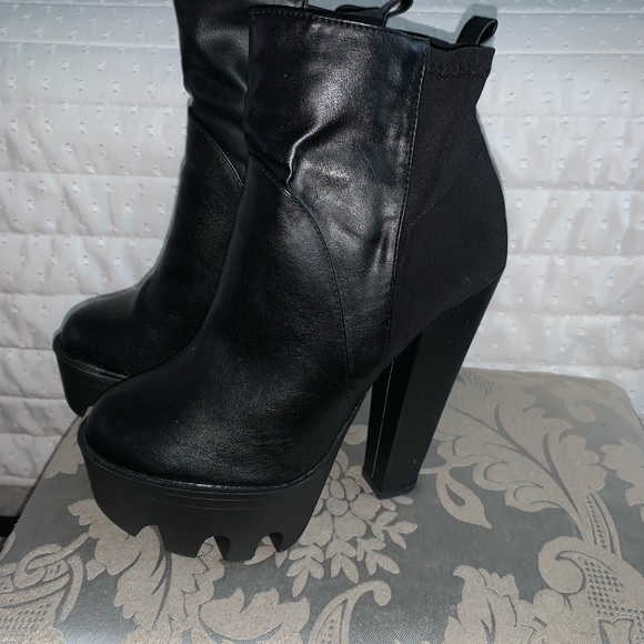 Black Platform Heels - Picture 3 of 6